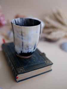 Auténtica Jarra Vikinga para Beber, Hecha a Mano con Cuerno de Búfalo Negro, Estilo Medieval para Bar en Casa y Fiestas - Product Image 4