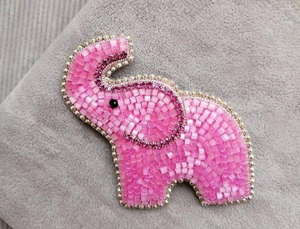 Porte-clés brodé artisanal personnalisé en perles (banane/cerise/fraise/soleil/hibou/vin) pour sacs, breloque fabriquée à la main en Inde - Product Image 6