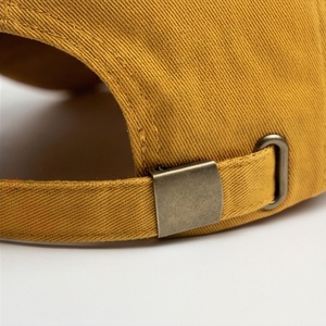 หมวกเบสบอลสีเหลืองมัสตาร์ด ลายเส้นนามธรรม ปักโลโก้ ดีไซน์เก๋ สำหรับผู้ชาย สวมใส่สบาย โดดเด่น ไม่ซ้ำใคร เหมาะสำหรับวิ่ง ทันสมัย - Product Image 6