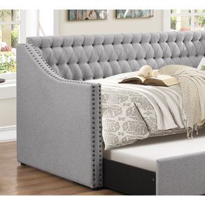 Divano Letto Moderno in Tessuto Grigio con Letto Estraibile, Dettagli Trapuntati e Borchie, Struttura in Legno - Product Image 2