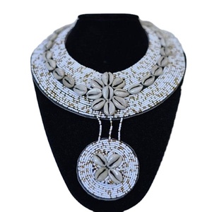 สร้อยคอคริสตัลคราฟท์แบบแอฟริกันยอดนิยม สร้อยคอโชคเกอร์ สร้อยคอแบบมีจี้ลายเรขาคณิตสำหรับผู้หญิงสำหรับงานปาร์ตี้ - Product Image 1