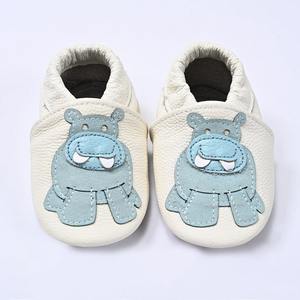 Chaussures pour bébé de qualité supérieure, semelle intérieure orthopédique douce, talon renforcé, logo personnalisé, vente en gros Sialkot - Product Image 4