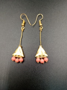Pendientes colgantes de pirámide de latón chapado en oro, imitación de perlas, estilo bohemio, joyería de boda, clásicos para mujer - Product Image 4