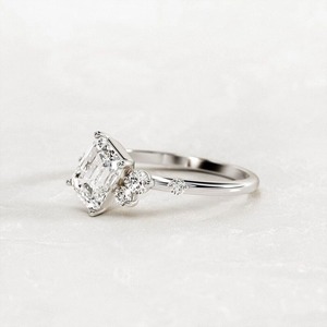 Anillo de Diamantes con Certificado IGI GIA, Corte Esmeralda, 1.20 Quilates, Oro Blanco de 14k, Talla 6 - Product Image 1