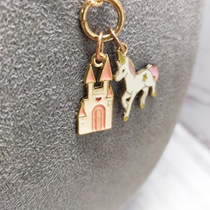 Collar de unicornio con diseño de castillo, hecho de aleación de zinc, elegante, divertido, absolutamente encantador - Product Image 2