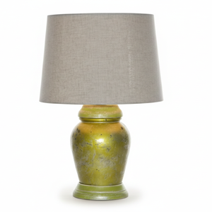 Lampe de table d'appoint classique 2026, conçue dans un style vintage, avec un corps en céramique émaillée, un abat-jour large en tissu et une base ronde stable - Product Image 1