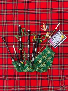 โอเบ็กซ่า เกรท ไฮแลนด์ ไอริช ทาร์ทัน แบ็กไปป์  ตกแต่งด้วยเงินขัดเงา  ไม้โรสวูดสีดำ  พร้อมบริการพิมพ์โลโก้ตามสั่ง  บรรจุในกล่องไม้ - Product Image 3