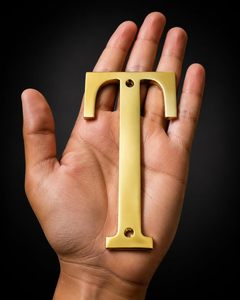 Letra T con tornillos, letra dorada del alfabeto para el hogar, oficina, hotel, placa con nombre, letrero de pared para puerta, metal resistente al óxido - Product Image 4