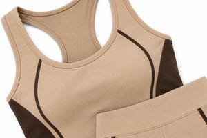 Conjunto de yoga de 2 piezas para mujer, talla grande, top corto sin mangas con cuello redondo y espalda cruzada, shorts de cintura alta con ribete en contraste, sin costuras, de spandex. - Product Image 4