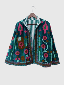 Veste en velours brodée à la main avec des motifs floraux, manches longues, col rabattu, style chic prairie pour adultes, tenue d'automne - Product Image 1