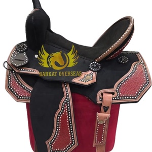 Silla de montar western personalizada de cuero de cocodrilo rojo con tachuelas plateadas para espectáculos ecuestres y carreras de barriles, equipo portátil para equitación. - Product Image 1