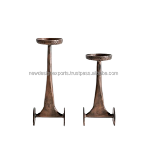 Soportes de Cobre Antiguos Artesanales – Pedestales Industriales de Aluminio Forjado a Mano - Product Image 1