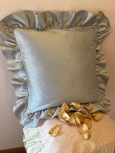 Housse de coussin en soie faite à la main, sur mesure, couleurs variées, douce et chaude, avec volant double face en tissu assorti doublé de taffetas - Product Image 6