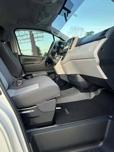 Toyota Hiace Commuter Deluxe Usada, Año 2025 - Product Image 4