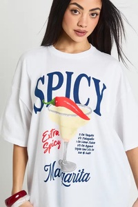 Camiseta extragrande con estampado frontal Spicy Margarita - Product Image 4