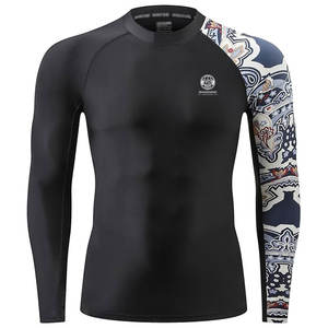 Camiseta de natación ligera para hombre, protección solar UV, material de secado rápido para piscina, playa y actividades al aire libre - Product Image 1