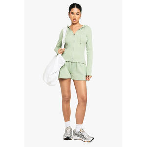 Ensemble de survêtements deux pièces pour femme de haute qualité, avec logo personnalisé, couleur unie, sweat à capuche court à manches longues et pantalon de jogging décontracté pour l'automne - Product Image 3