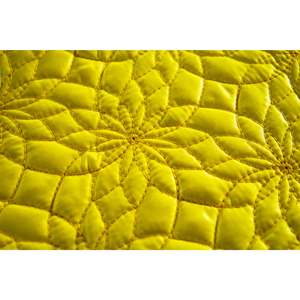 Tissu matelassé en polyester de qualité supérieure, toutes saisons, durable, imperméable, brodé, épais, pour la décoration intérieure et les vêtements - Product Image 1