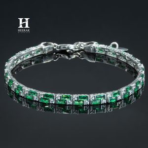 Bracelet de luxe serti d'émeraudes, bracelet en moissanite VVS, bracelet en diamant cultivé en laboratoire, bracelet en argent 925, bracelet tennis hip-hop, bijoux personnalisés - Product Image 2