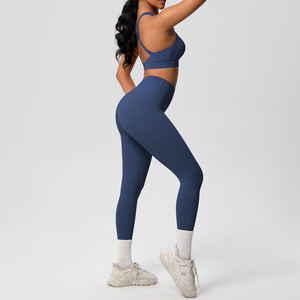 Conjunto Deportivo Femenino de Alta Calidad, 100% Poliéster, Estilo Casual para Yoga, con Logotipo Personalizado en la Parte Delantera - Product Image 3