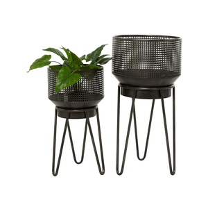 Jardinière en métal avec support, finition dorée brillante, décoration de salon, design luxueux, accessoires de décoration pour la maison et le jardin - Product Image 3