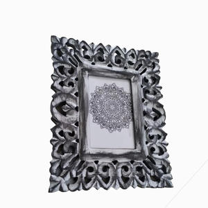 Cadre photo en bois contemporain, finition lisse et polie pour une présentation élégante - Product Image 6