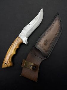 Couteau Bowie en acier forgé à haute teneur en carbone 5160, manche en bois d'olivier, lame pleine longueur, couteau de chasse avec étui en cuir - Product Image 1