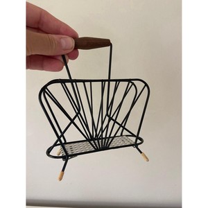 Support moderne pour serviettes en métal avec poignée en bois, support décoratif de table portable - Product Image 4
