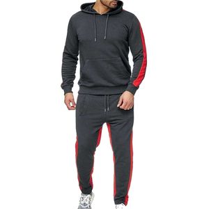Ensemble survêtement décontracté en molleton français pour homme, avec sweat à capuche et pantalon de jogging à rayures noires et rouges, idéal pour l'automne et la mode streetwear. - Product Image 2