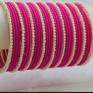 Ensemble de bracelets en velours ornés de pierres rouges et de cristaux pour femmes - Product Image 1