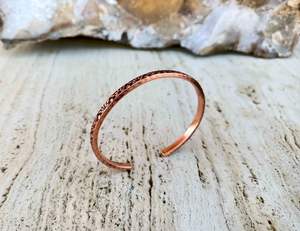 Bracelet en cuivre massif floral fait main, accessoire de mode de haute qualité, magnifique bracelet à prix de gros - Product Image 2