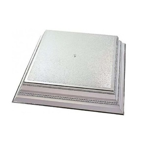 Juego de soportes para pasteles de metal martillado a mano con base de madera, expositor de postres y frutas para bodas, cumpleaños y celebraciones. - Product Image 3