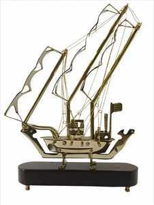 Barco de Vela de Metal con Acabado Dorado para Decoración de Mesa de Oficina en Casa, Adorno Náutico y Producto de Regalo - Product Image 4