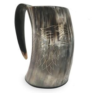 Tasse en corne de buffle faite à la main, écologique, forme naturelle, motif lion sculpté, durable, objet d'art de collection, Love Angel - Product Image 1