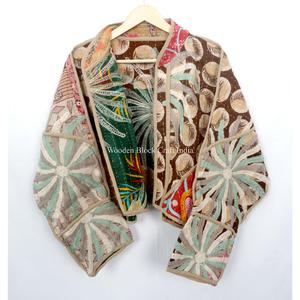 Chaqueta vintage para mujer 100% Kantha, hecha a mano en India, estilo bohemio con bordado, cierre abierto, chaquetas a la moda con estampado floral. - Product Image 5
