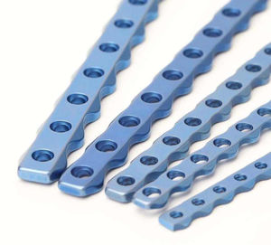 Plaque de reconstruction orthopédique vétérinaire de haute qualité 2,4 mm droite en acier inoxydable pour implant osseux et traitement des fractures - Product Image 4