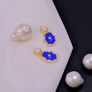 Colgante de Mano de Hamsa de Latón Esmaltado Azul, Chapado en Oro, Talismán Protector, Collar con Dije Moderno, Unisex para Niños, para Bodas y Regalos - Product Image 4