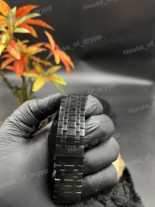 Montre de luxe avec cadran rond noir en diamant Moissanite VVS, acier inoxydable avec lunette, design minimaliste et fin, style unisexe - Product Image 2