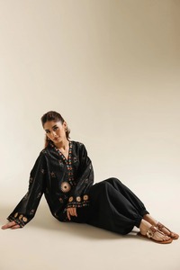 Kurta en coton noir brodé pour femme, coupe ample traditionnelle, vêtements décontractés indiens et pakistanais, longueur au sol, tenue de soirée de haute qualité - Product Image 3