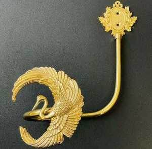 Elegante y Audaz Sujetador de Cortina de Latón Antiguo, Artesanal, Ecológico y Duradero, para Accesorios de Cortinas - Product Image 3