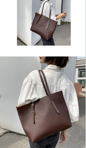 Bolso Tote de Cuero PU con Cierre de Cremallera, Compartimento Antirrobo para Computadora, Estilo Minimalista, Color Marrón, Personalizable - Product Image 4