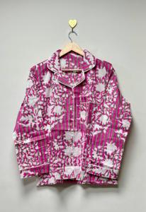 Ensemble de pyjama en coton écologique Sanganeri imprimé 3 pièces, chemise à boutons rayée florale rose, pantalon assorti, printemps, été, automne - Product Image 3