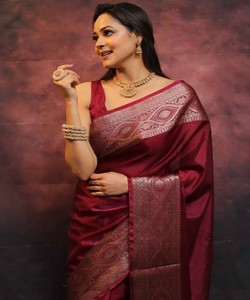 Sari de seda color granate con borde de zari, traje tradicional indio para bodas, para mujer, largo hasta el suelo, corte regular, sin arrugas. - Product Image 3