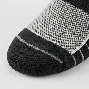 Crew Socks Houndstooth Pattern Black White Breathable Knitted Adult Casual Style - Product Image 6