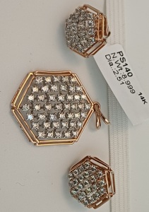 Magnifique ensemble de pendentif en or rose 14 carats avec diamants taille brillant et boucles d'oreilles géométriques assorties pour femme, bijoux raffinés pour mariage - Product Image 4