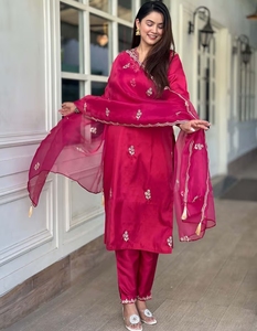 Conjunto de Salwar Kameez de Rayón y Seda para Mujer, Color Rosa KV, Estilo Tradicional, para Otoño - Product Image 5
