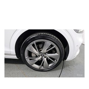 Genesis GV70 2024 2.5T Gasolina AWD 28,418 km Automático Volante a la Izquierda Asientos de Cuero Cámara Trasera - Product Image 5