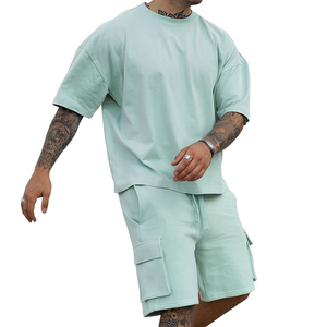 Ensemble de survêtement homme uni, épais et respirant, 100% coton, coupe oversize, avec short cargo et haut à manches courtes et col rond - Product Image 4