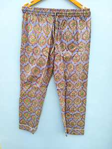 Ensemble de pyjama en coton imprimé à la main - Vêtements de nuit floraux Jaipuri - Product Image 2