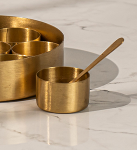Boîte à épices artisanale en laiton Chutki avec 7 compartiments, rangement traditionnel pour épices, organiseur de cuisine en laiton de qualité supérieure - Product Image 6